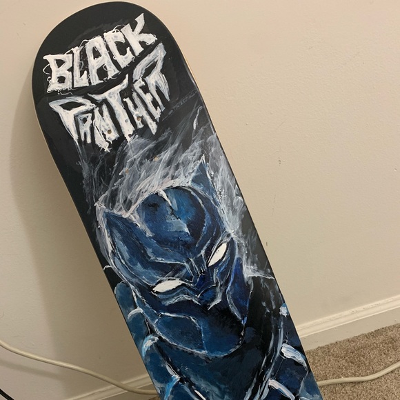 Black panther skateboard - Picture 3 of 5
